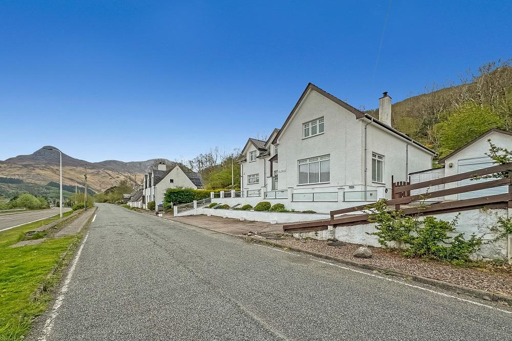 Tighphuirt, Glencoe, Ballachulish, Argyllshire, Highland PH49 5 bed