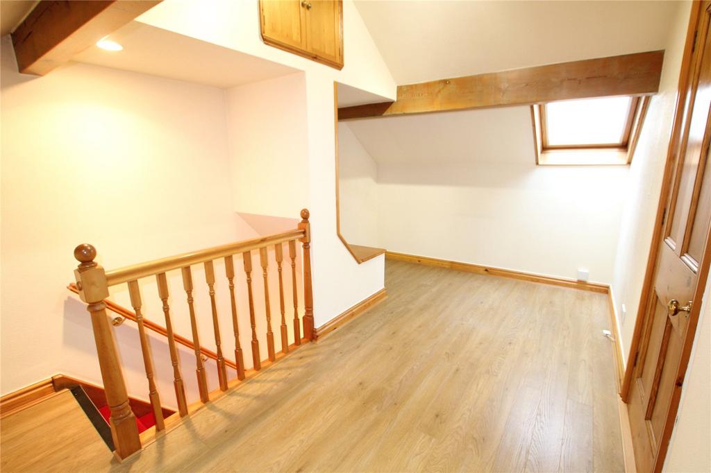 2nd Floor Landing