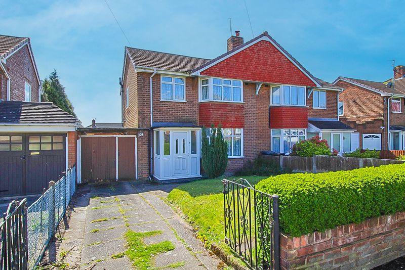 Bradley Lane, Bilston, WV14 8EN 3 bed semidetached house £185,000