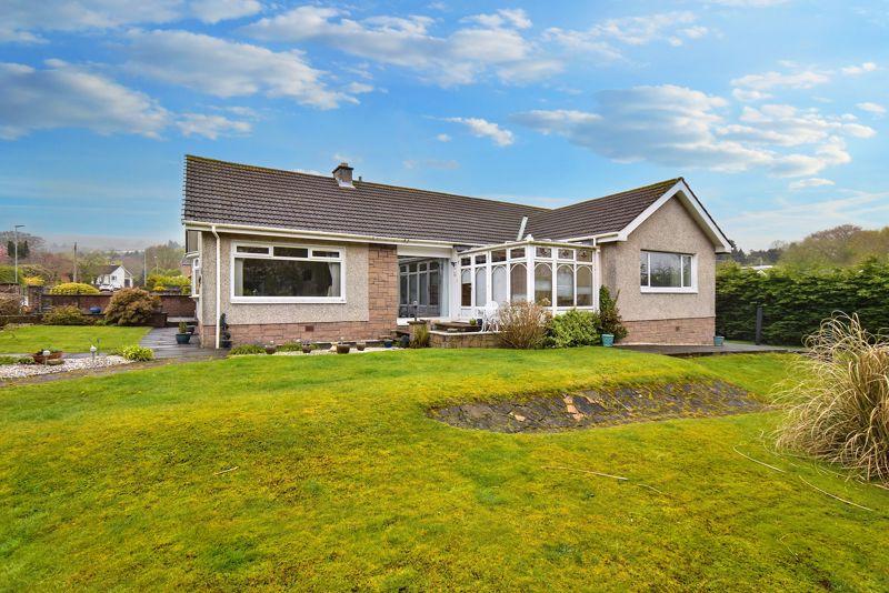 Victoria Place, Kilsyth 3 bed detached bungalow for sale £255,000