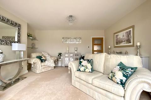 21 Wavenham Close, Sutton Coldfield, B74 4NZ
