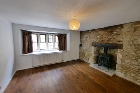 3 bedroom townhouse to rent, Coxwell Street, Cirencester, GL7