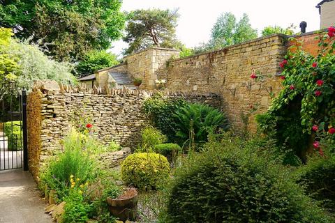 3 bedroom townhouse to rent, Coxwell Street, Cirencester, GL7