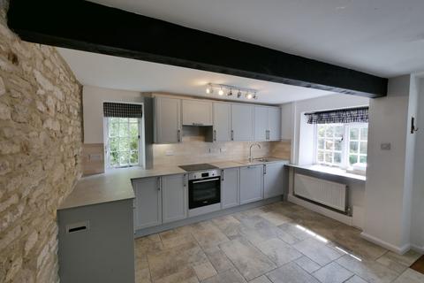 3 bedroom townhouse to rent, Coxwell Street, Cirencester, GL7