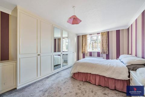 Brookside, 36 Bell Hill, Finedon, Wellingborough, NN9 5ND