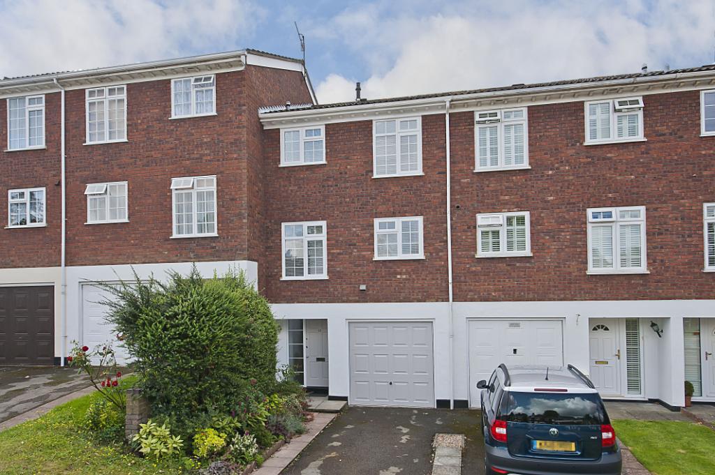 Hillcrest, Weybridge, Surrey, KT13 4 bed terraced house £2,750 pcm (£