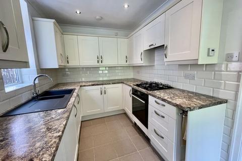 3 bedroom semi-detached house to rent, * Orwell Road, Smithills, Bolton *