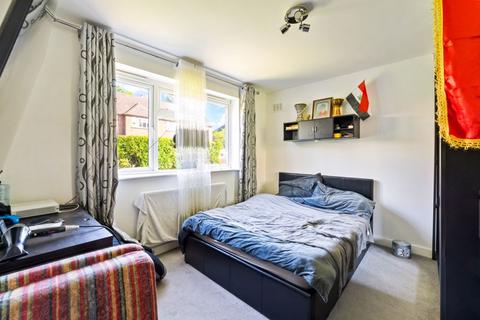 2 bedroom maisonette for sale, Avon Close, Worcester Park
