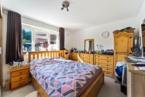 2 bedroom maisonette for sale, Avon Close, Worcester Park