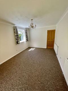 2 bedroom apartment to rent, Stunning and newly decorated flat in the sought-after area of Dean Park £1300 pcm - Available 12th August
