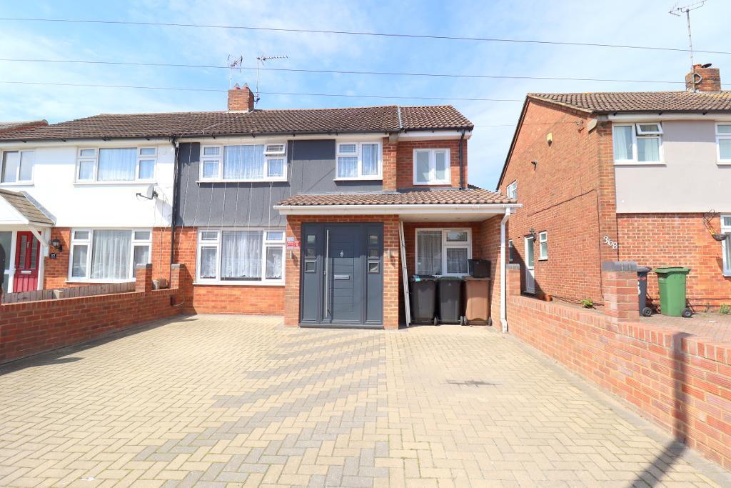Icknield Way, Icknield, Luton, Bedfordshire, LU3 2JU 5 bed semi