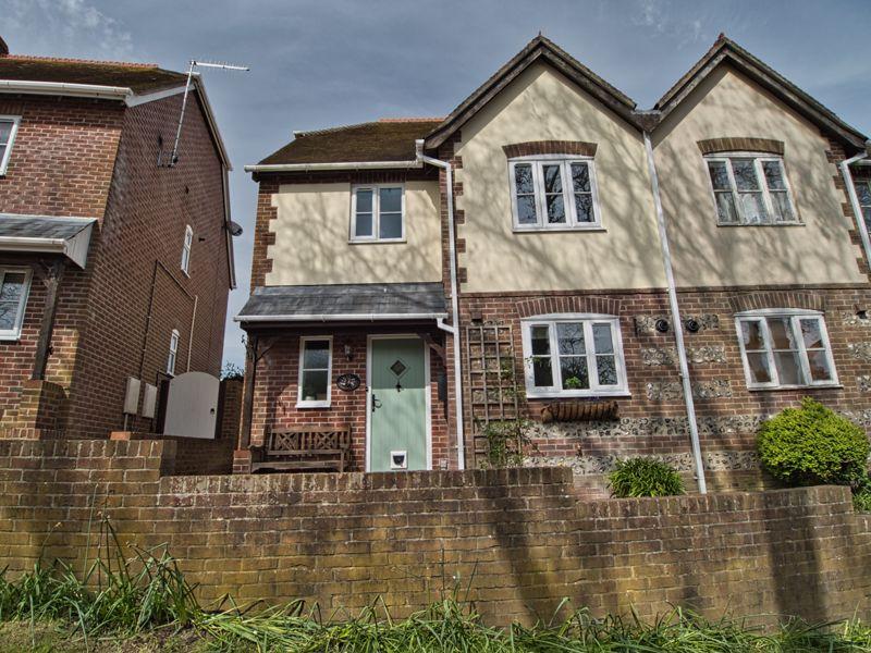 Coles Lane, Milborne St Andrew, DT11 3 bed semidetached house £400,000