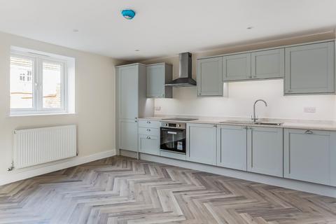 7 Eden View, Edenbridge, TN8 5FE