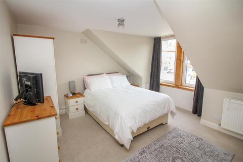 5 Dakers Place, Hawick, TD9 9JE
