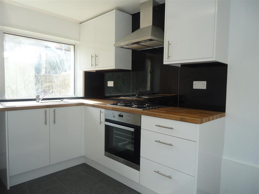 Ethel Street, Neath 2 bed terraced house £725 pcm (£167 pw)