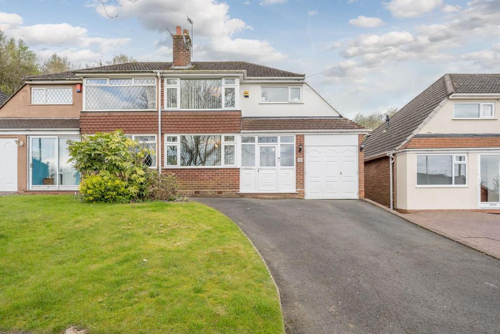Camberley Crescent, Wolverhampton 3 bed semidetached house for sale