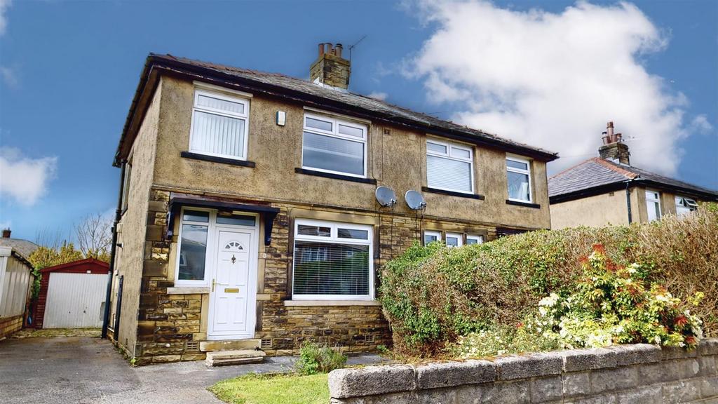 Harbour Road, Wibsey, Bradford 3 bed semidetached house for sale £