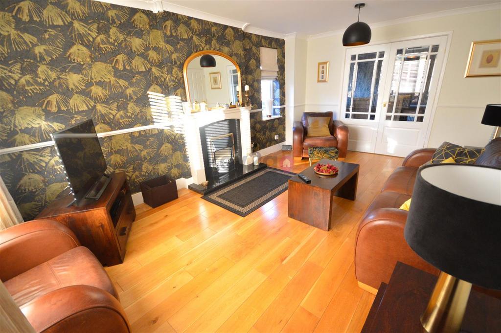 Rowan Tree Road, Killamarsh... 3 bed detached house £290,000