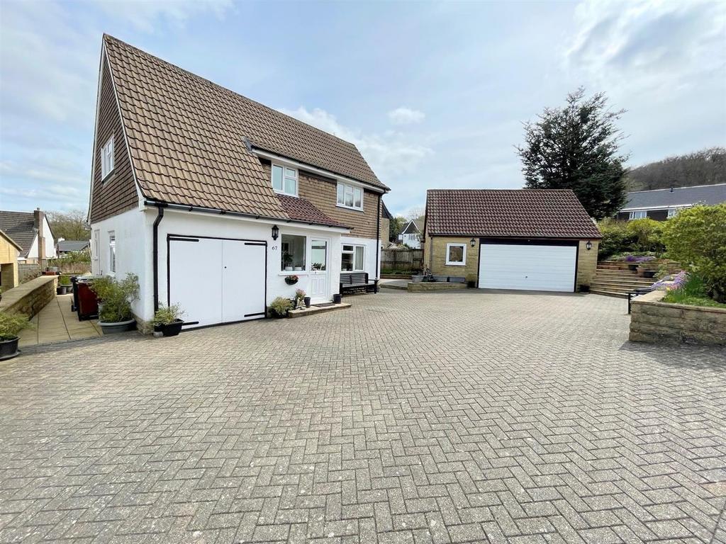 Ecclesbourne Drive, Buxton 3 bed detached house for sale £495,000