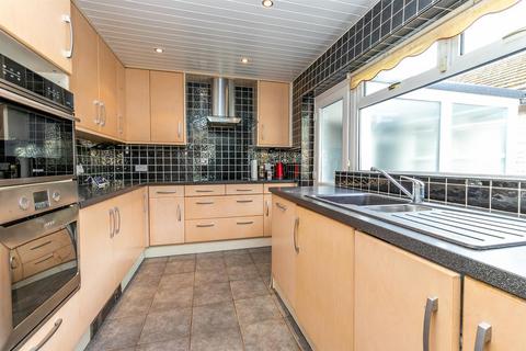 1 Ash Close, Mottram, Hyde, SK14 6PS