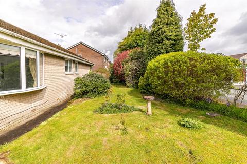 1 Ash Close, Mottram, Hyde, SK14 6PS