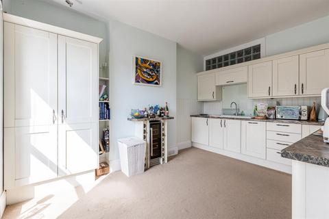 13a Fairview Road, Dartmouth, TQ6 9EN