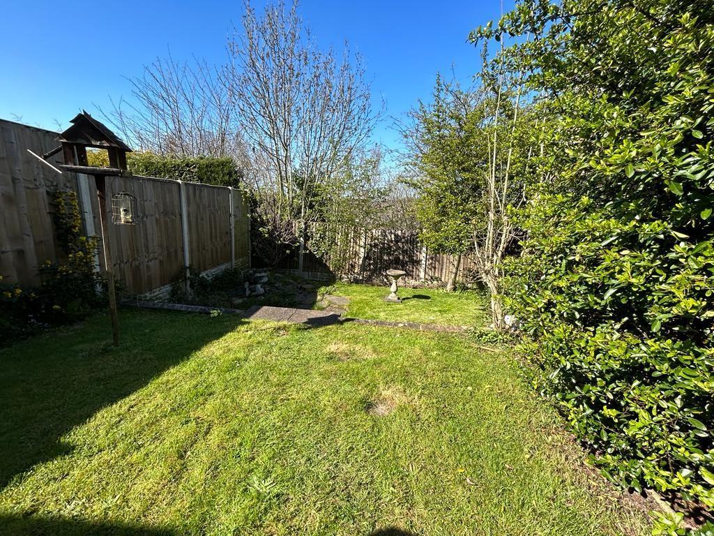 Moorfield Drive, Halesowen, West Midlands 3 bed semidetached house for sale £250,000