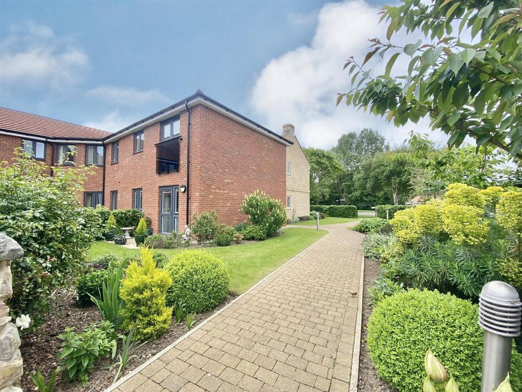 Alder View Court, Newby Farm Road, Scarborough 1 bed apartment for sale