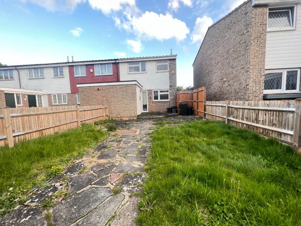 Cowden Road, Orpington 3 bed end of terrace house £2,000 pcm (£462 pw)