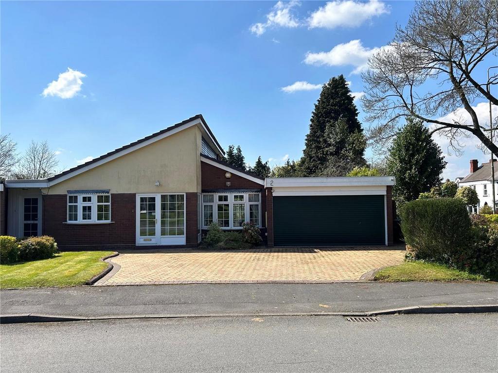 Chantry Drive, Halesowen 4 bed detached bungalow for sale £525,000