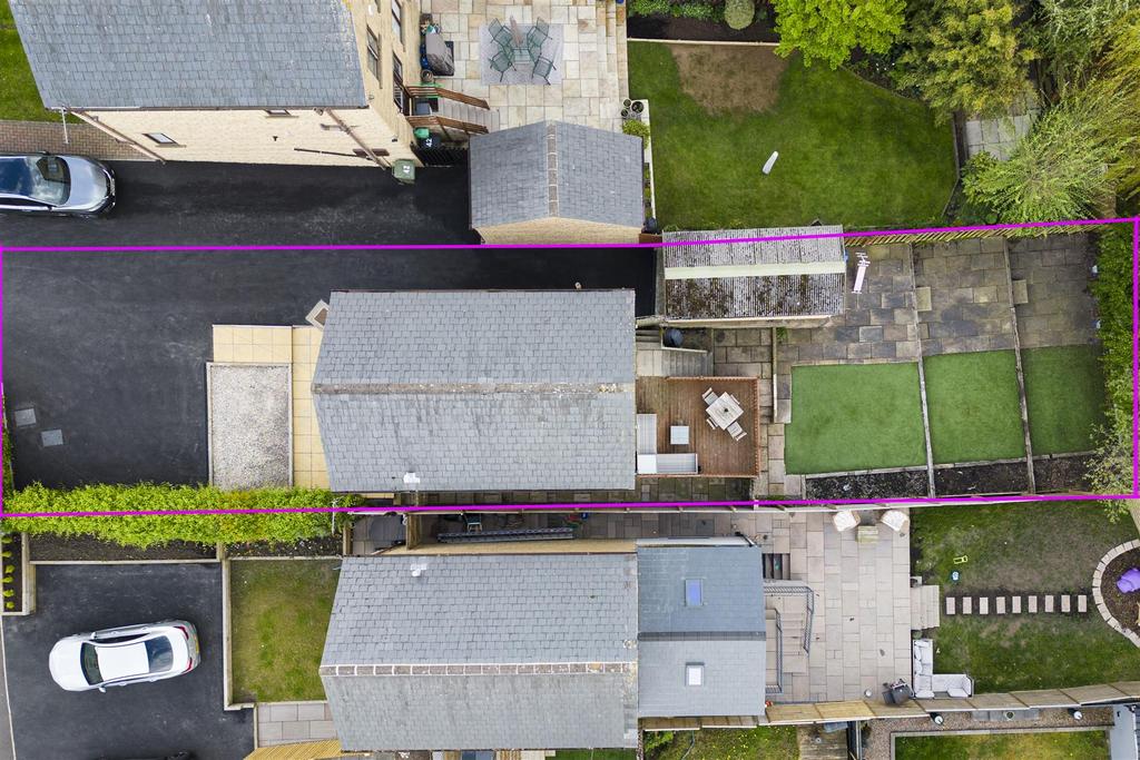 Caldercroft, Elland 3 bed detached house £242,500