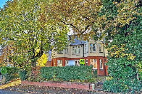 Flat 4, Cavendish House, 7 Cavendish Road, Redhill, RH1 4AL