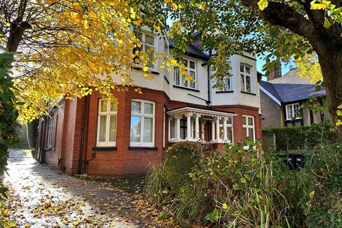 Flat 4, Cavendish House, 7 Cavendish Road, Redhill, RH1 4AL