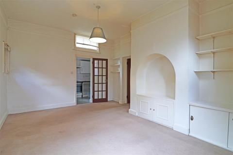 Flat 4, Cavendish House, 7 Cavendish Road, Redhill, RH1 4AL