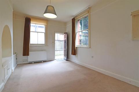 Flat 4, Cavendish House, 7 Cavendish Road, Redhill, RH1 4AL