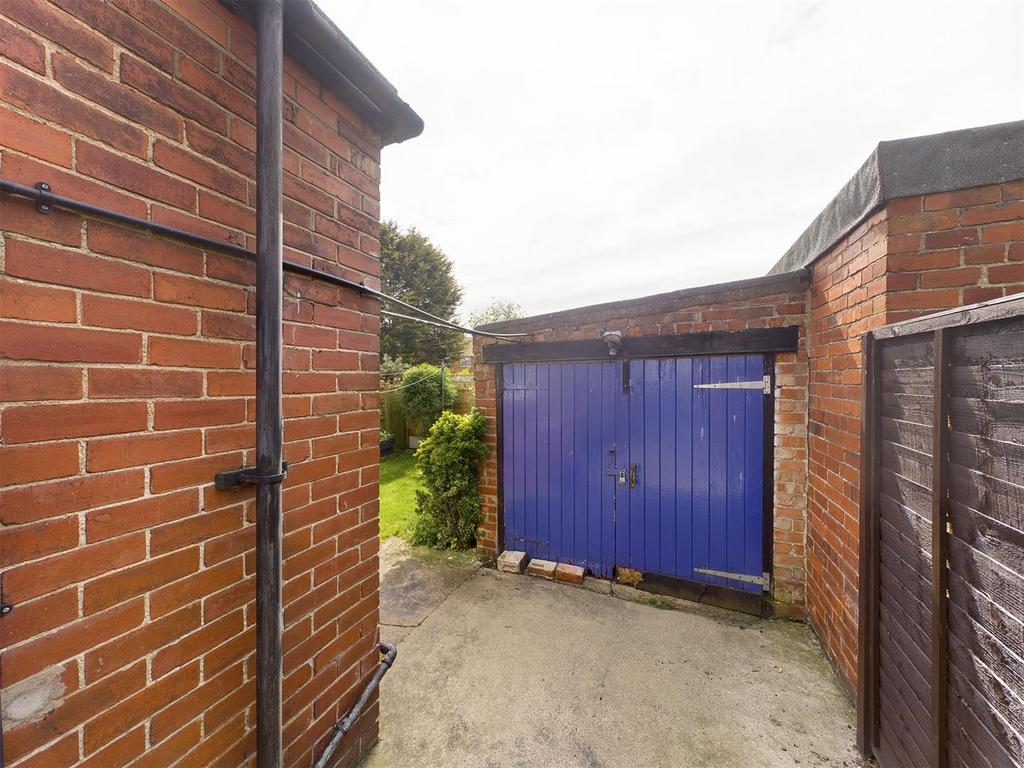 Garage: