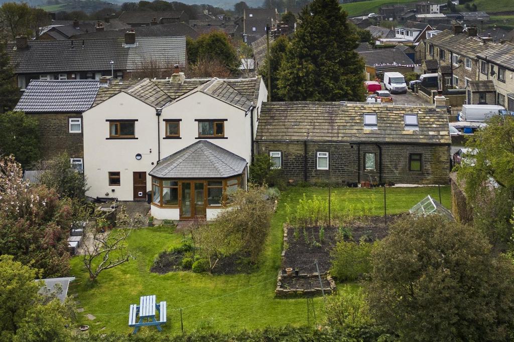 Ladysmith Road, Queensbury, Bradford 4 bed terraced house for sale £