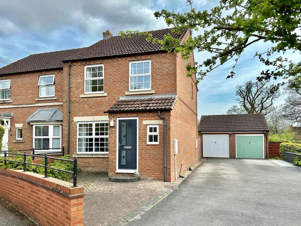 Terrington Court, Strensall, York 3 bed semidetached house £325,000