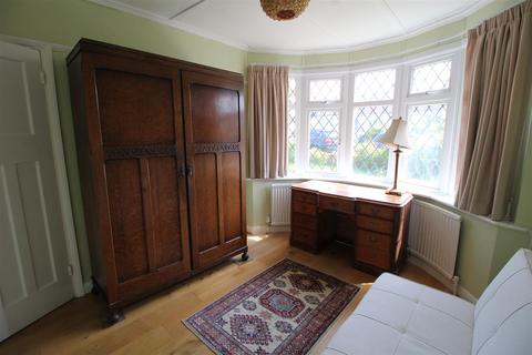 6 Stane Way, Epsom, KT17 1PN
