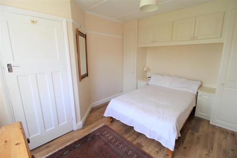 6 Stane Way, Epsom, KT17 1PN