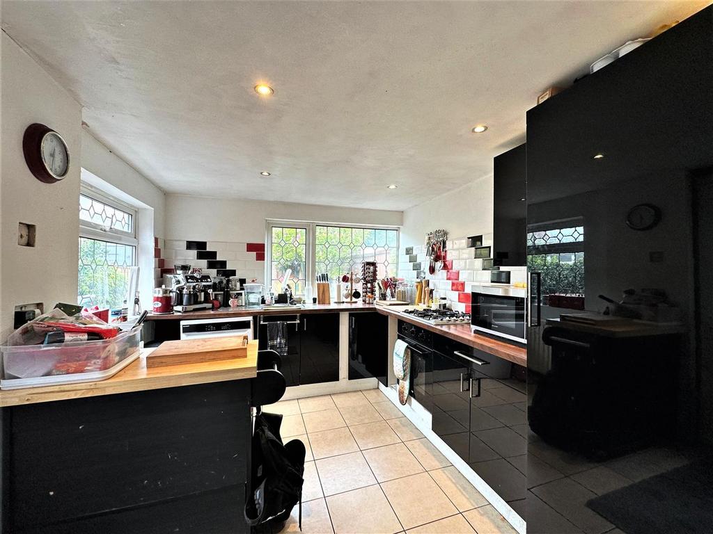 Flaxley Road, Selby 3 bed end of terrace house for sale £140,000