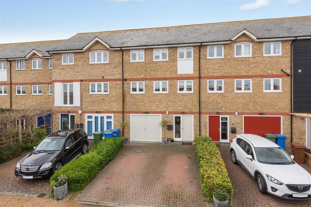 Waterside Close, Faversham 3 bed terraced house for sale £575,000