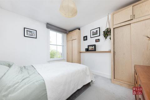 2 bedroom flat to rent, Rushmore Road, Hackney