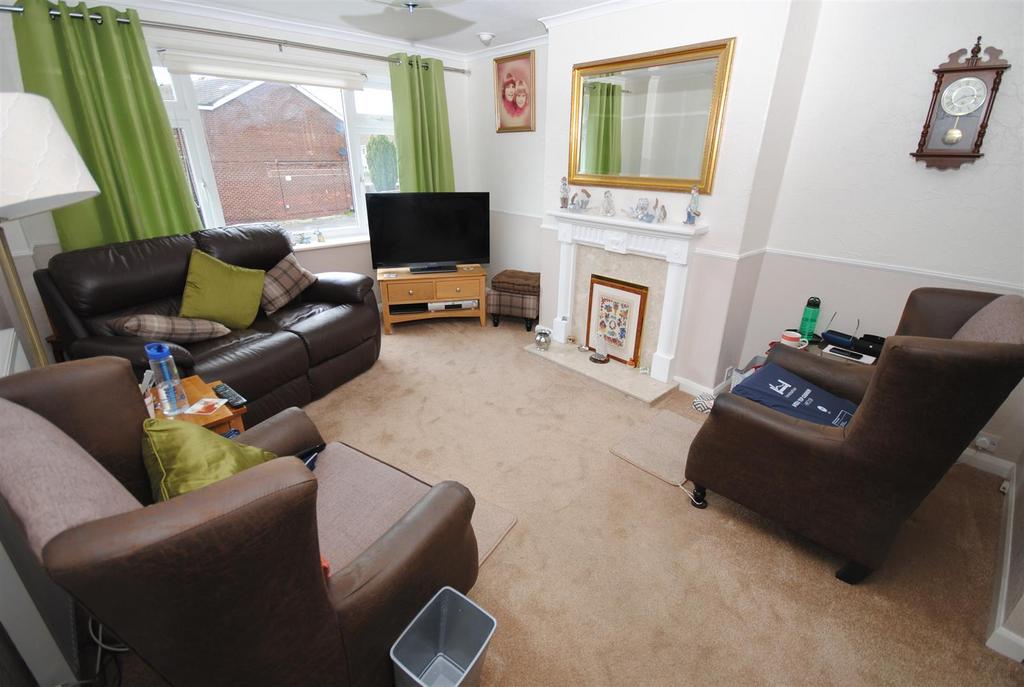 Rookwood Avenue, Kippax, Leeds 3 bed semidetached house for sale £