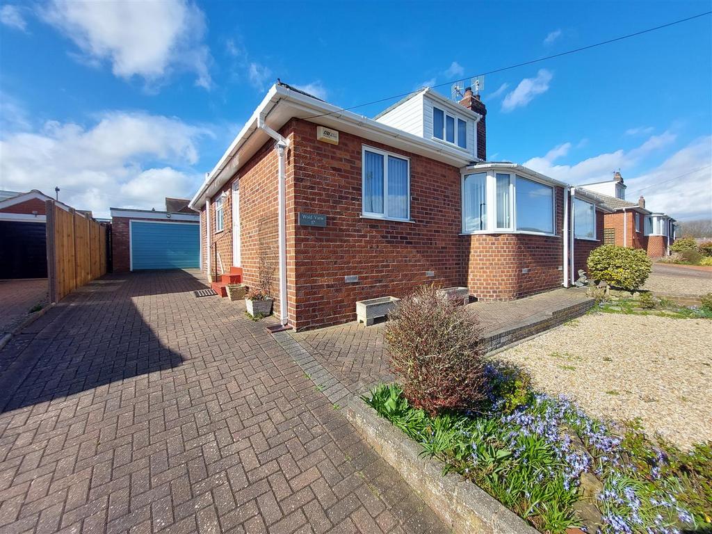 Burtondale Road, Crossgates, Scarborough 2 bed semidetached bungalow