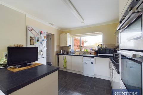 2 bedroom detached bungalow for sale, Scargate Close, Bridlington