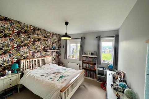 32 Budding Way, Dursley, GL11 5BE