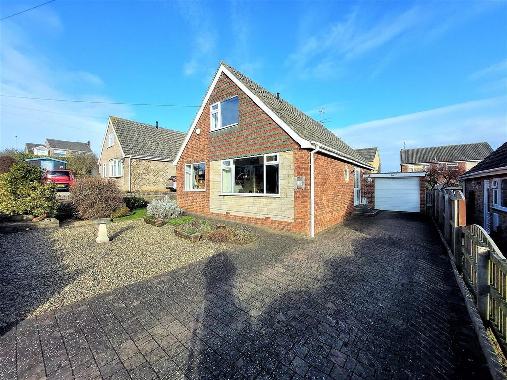 Broadlands Drive, East Ayton... 3 bed detached bungalow £225,000