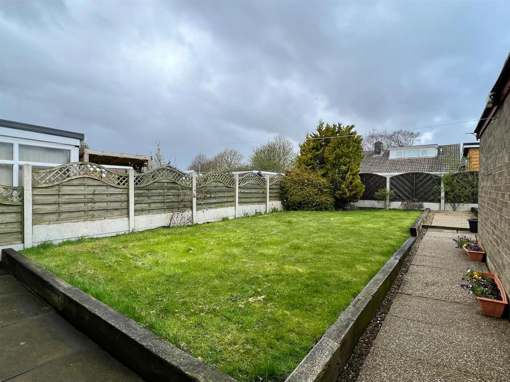 Eastway, Eastfield, Scarborough 2 bed semidetached bungalow for sale