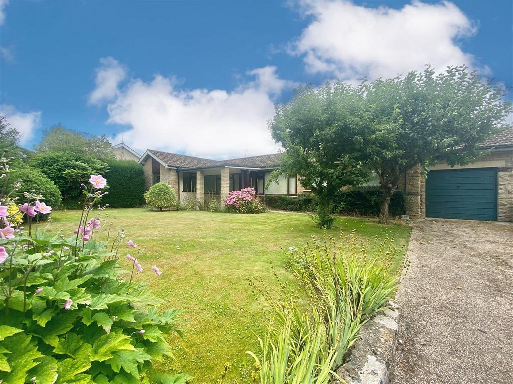 Great Moor Road, Hutton Buscel... 3 bed detached bungalow £380,000
